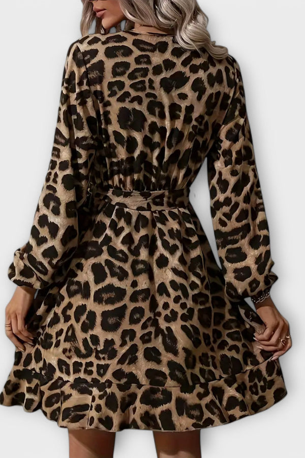 Elegantní šaty s leopardím potiskem, výstřihem do V a stahovacími pásky
