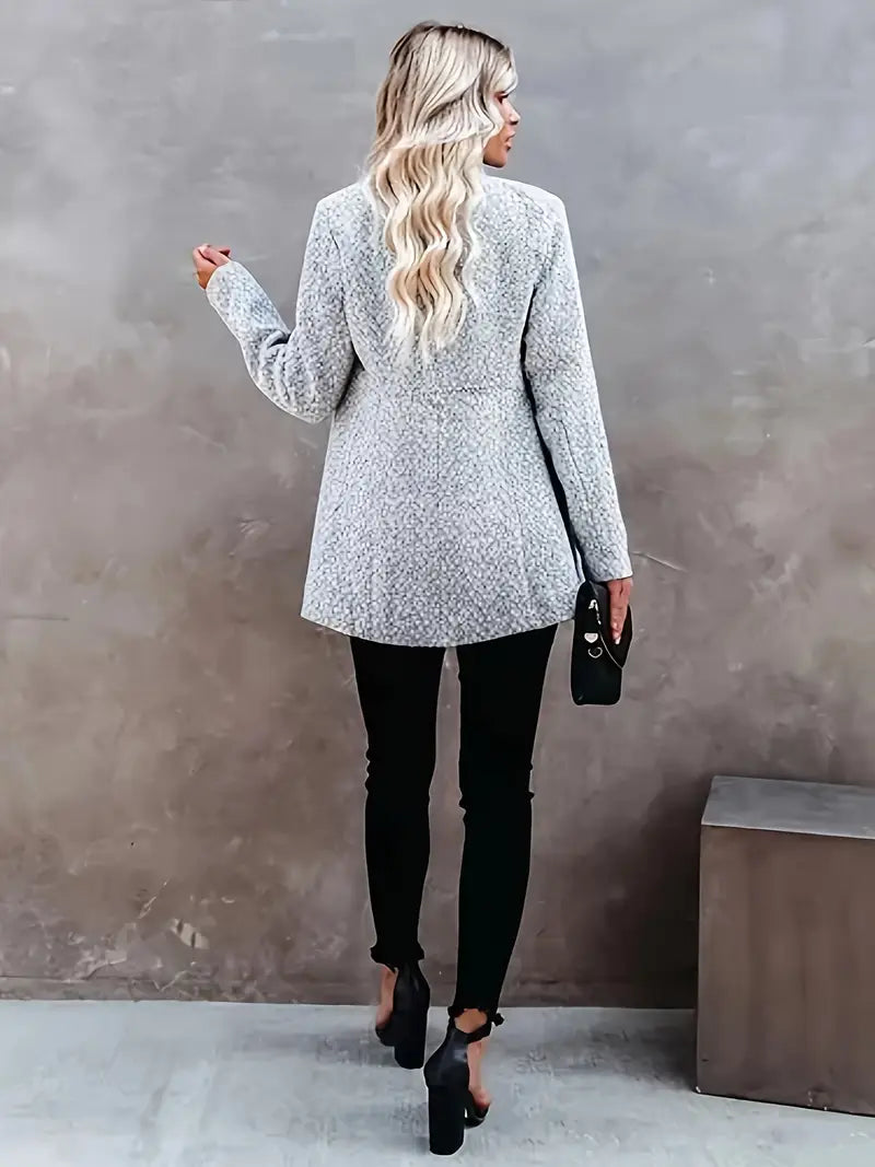 Delilah - Stylový středně dlouhý kabát s praktickými kapsami